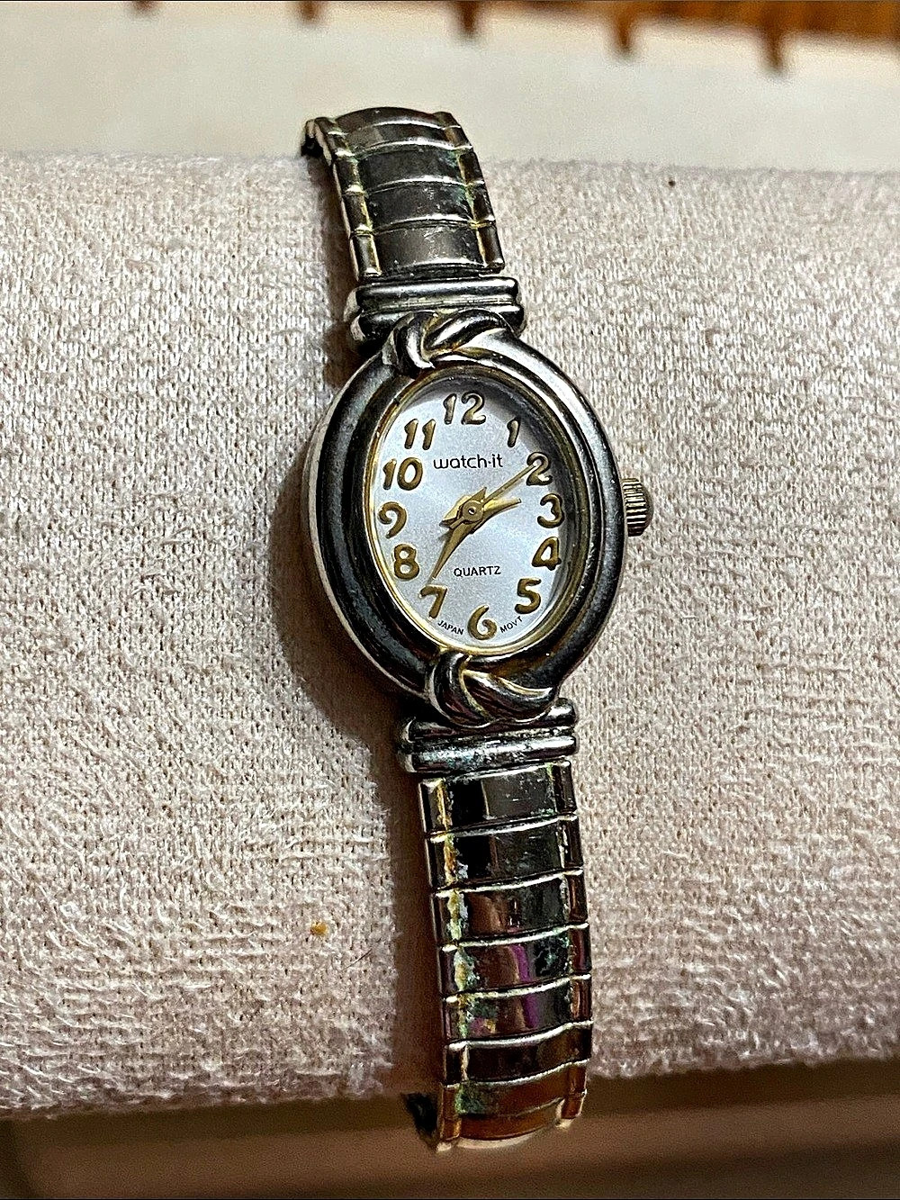 watch.it Two-Tone Analog Watch